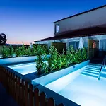 Exotica Hotell 3*